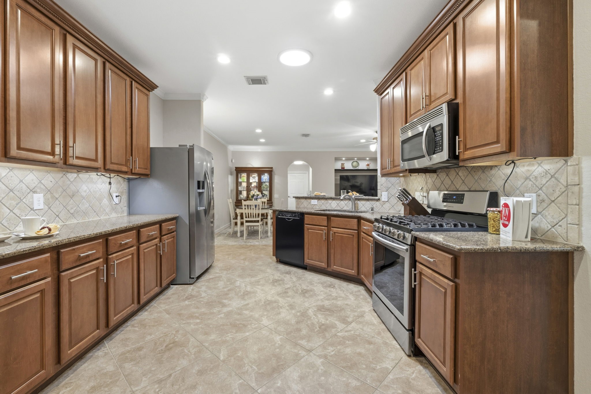 194 West Kentwick Place Conroe, TX 77384 - Photo 7 of 30