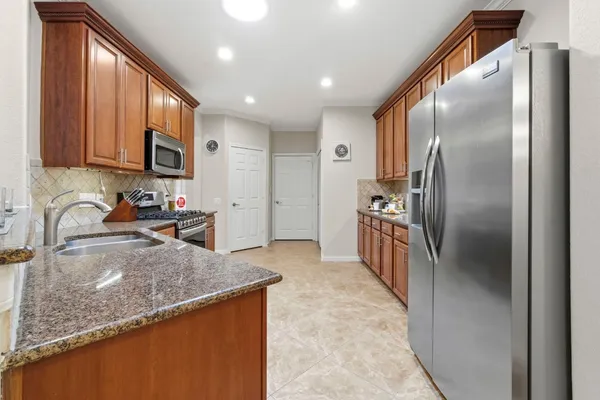 $295,000 | 194 West Kentwick Place, Conroe, TX 77384