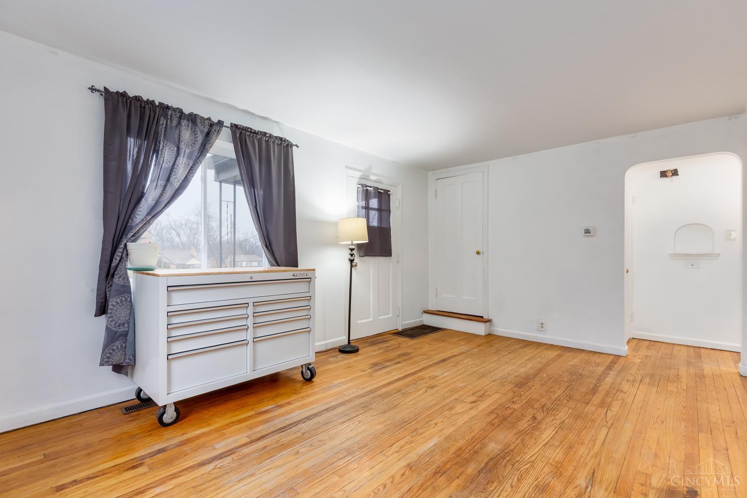 521 Roebling Road Cincinnati, OH 45238 - Photo 5 of 38 Gallery Image 5