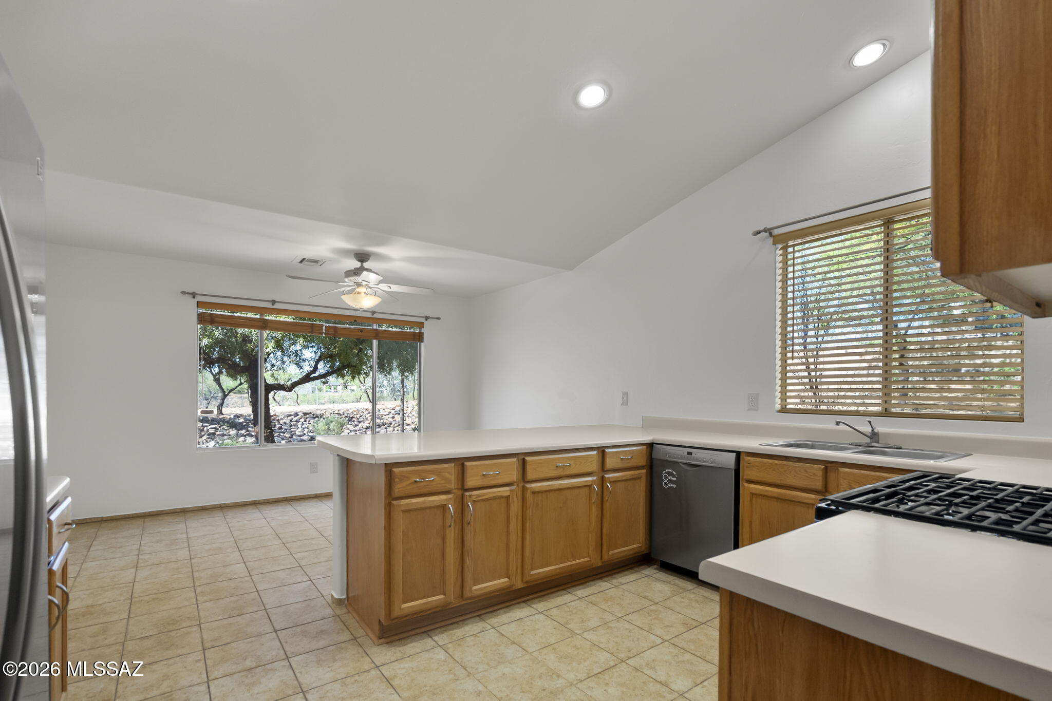 544 Paseo Petirojo Rio Rico, AZ 85648 - Photo 13 of 35