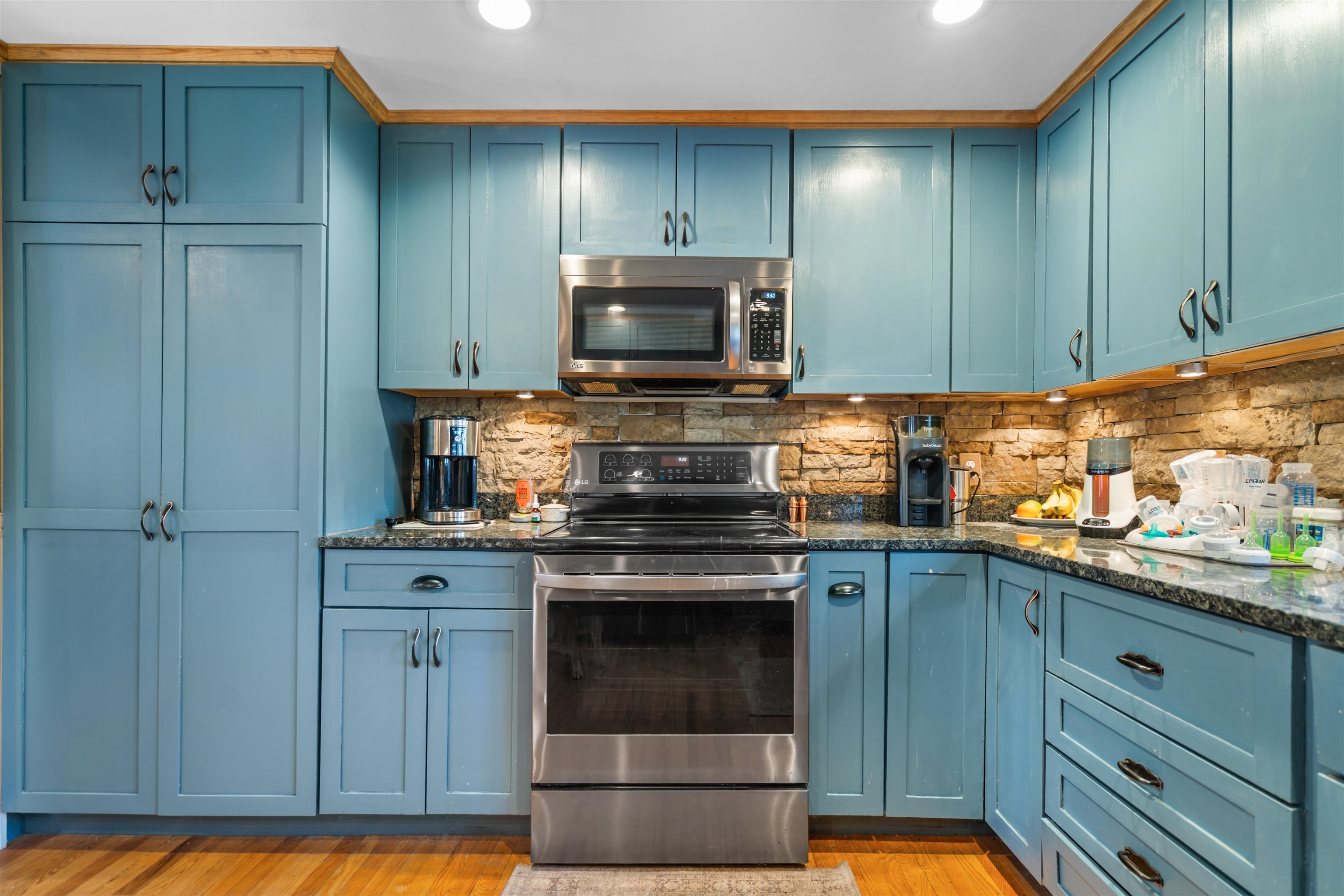 5 Chartwell Court Londonderry, NH 03053 - Photo 10 of 43