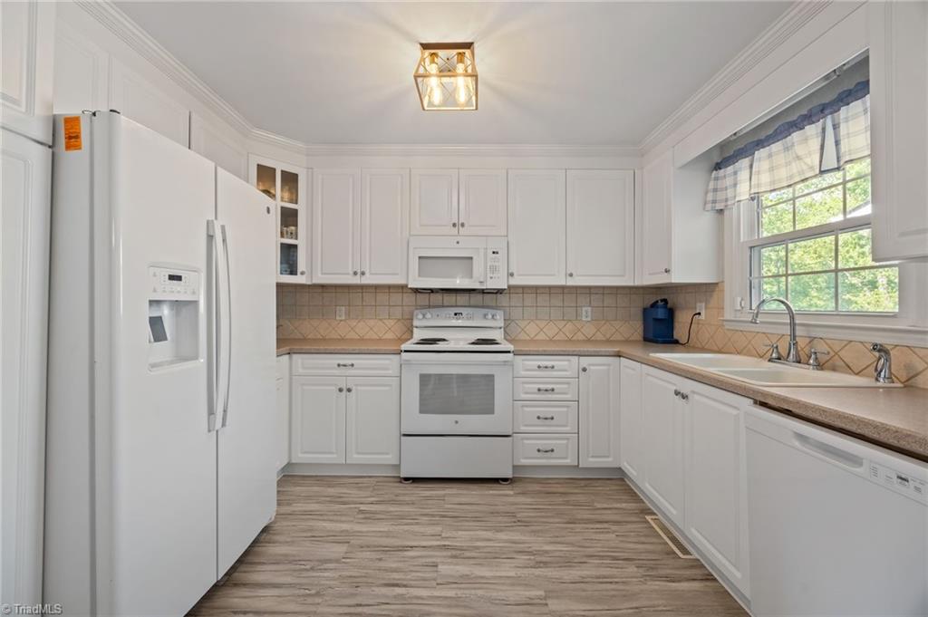 340 Mountain View Road King, NC 27021 - Photo 9 of 45 Gallery Image 9