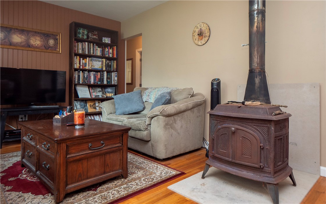 44 Stage Coach Road Portsmouth, RI 02871 - Photo 7 of 45