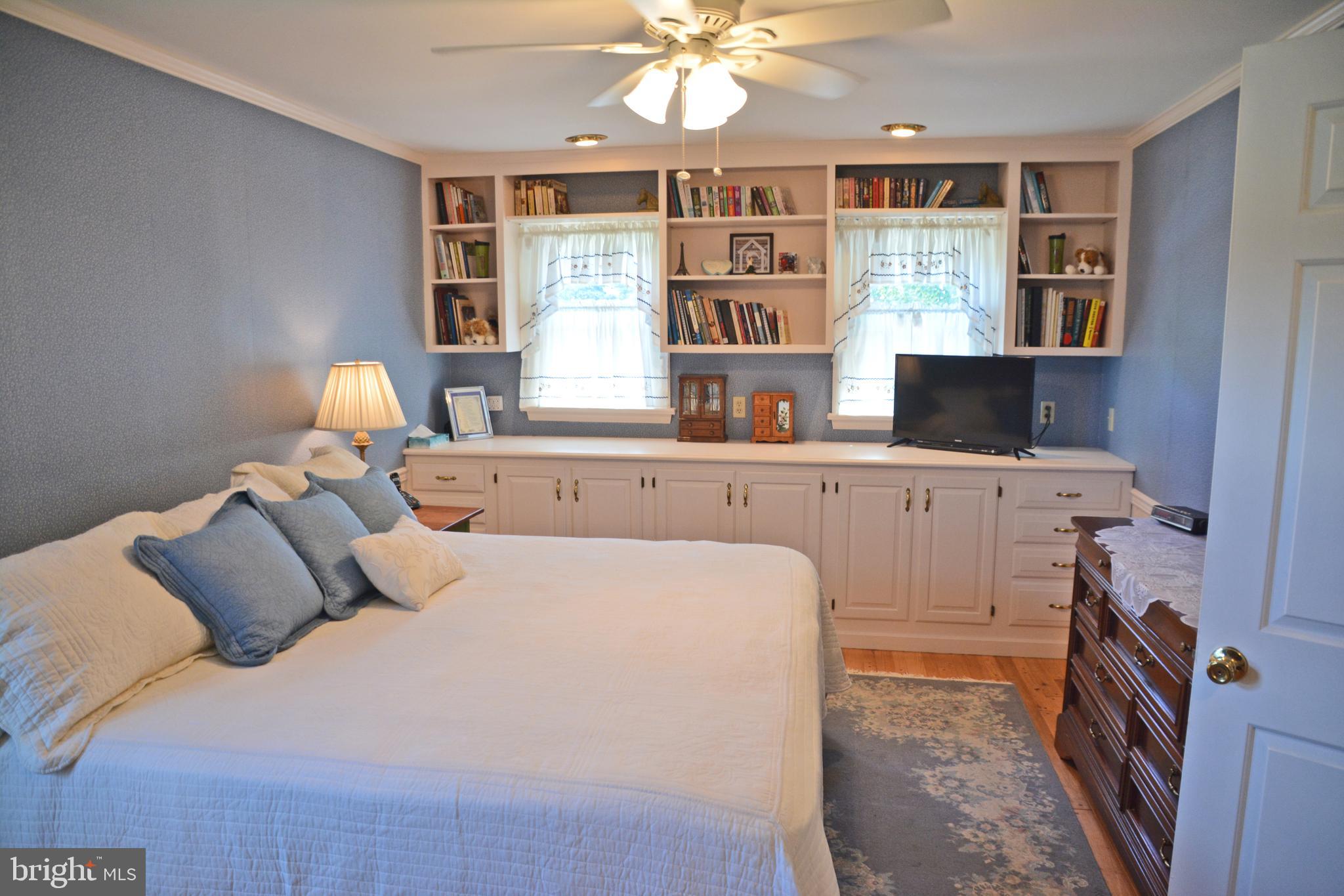 1749 Wilderness Road Lancaster, PA 17603 - Photo 21 of 54 Built-in Cabinets and Shelves