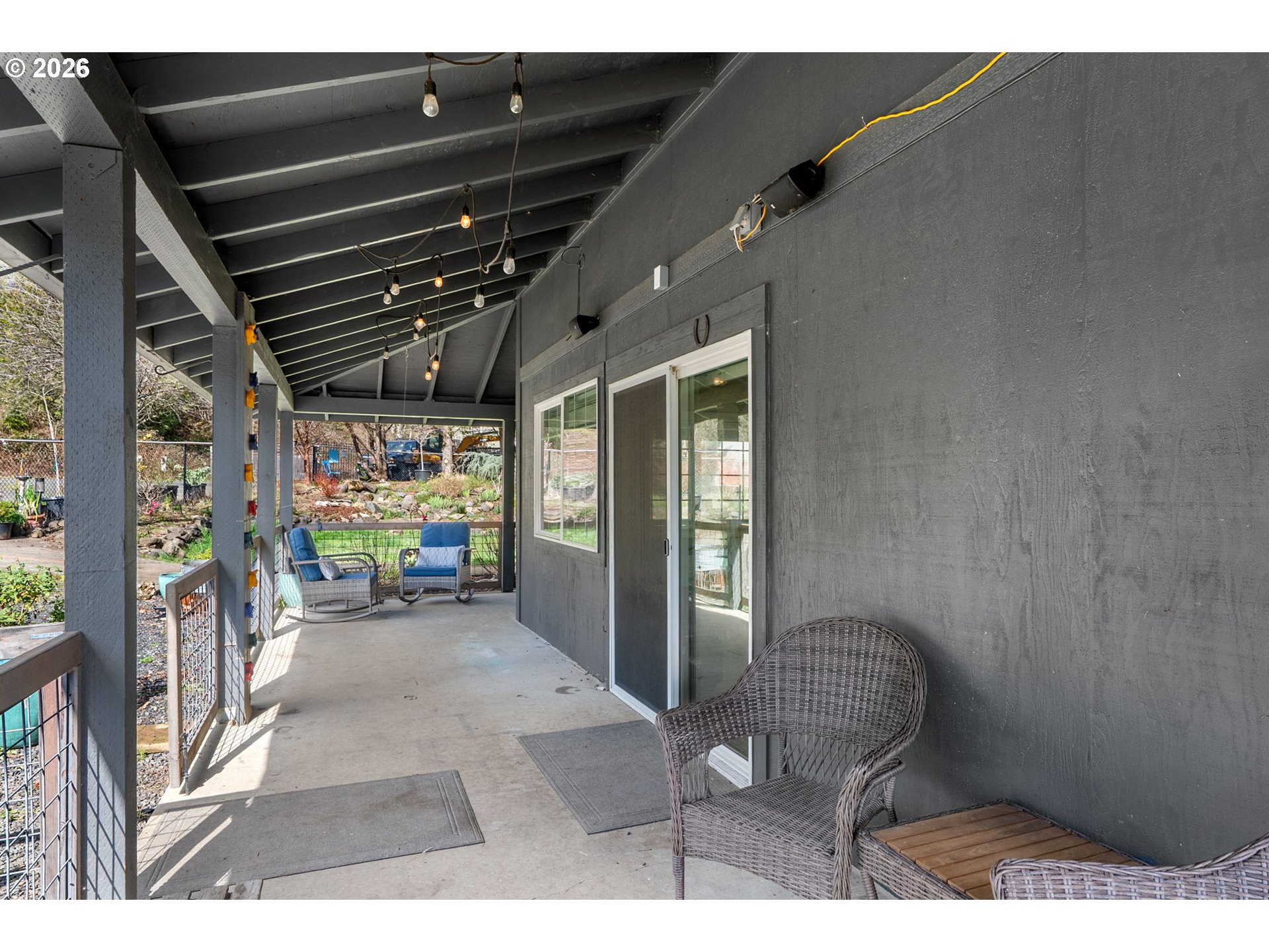 92 Rancho Del Oro Road Stevenson, WA 98648 - Photo 34 of 45 a view of a hallway with seating space