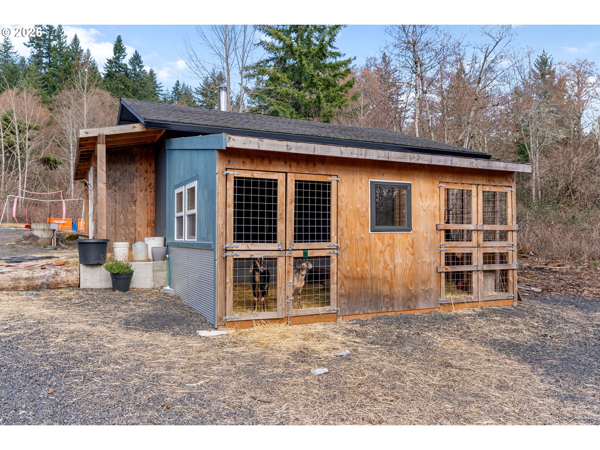 92 Rancho Del Oro Road Stevenson, WA 98648 - Photo 40 of 45 a house with a outdoor space