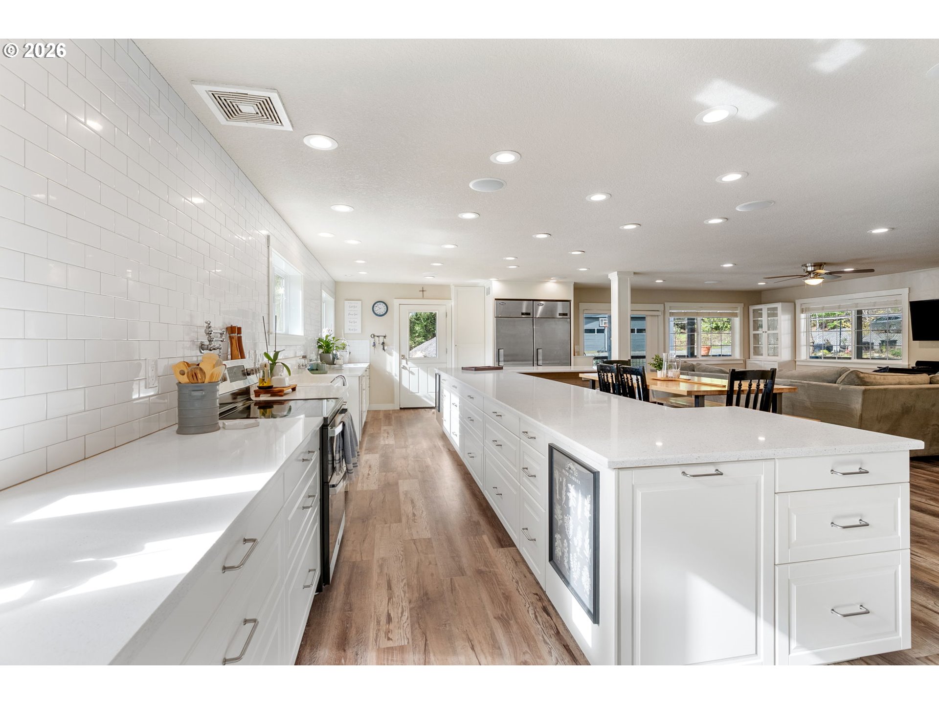 92 Rancho Del Oro Road Stevenson, WA 98648 - Photo 5 of 45 a large kitchen with stainless steel appliances kitchen island