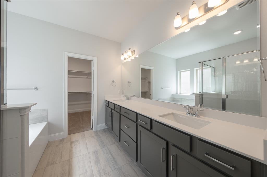 2913 Spg Vly Way Anna, TX 75409 - Photo 14 of 39 Primary Bathroom