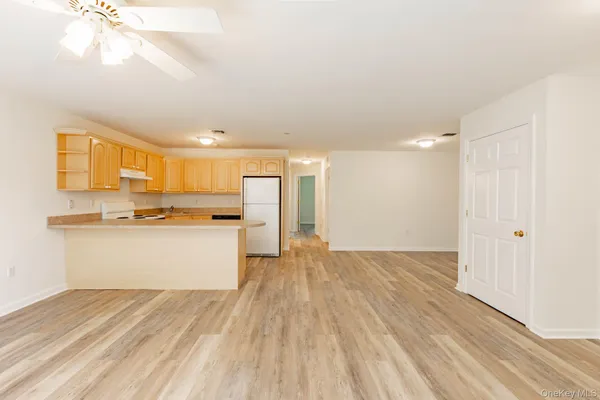 $3,000 | 105 Flurry Lane, West Babylon, NY 11704