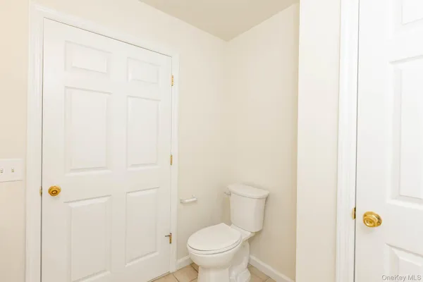 $3,000 | 105 Flurry Lane, West Babylon, NY 11704