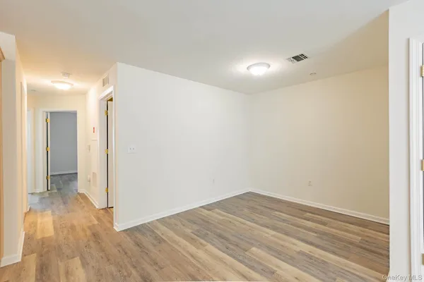 $3,000 | 105 Flurry Lane, West Babylon, NY 11704