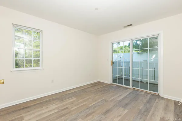 $3,000 | 105 Flurry Lane, West Babylon, NY 11704