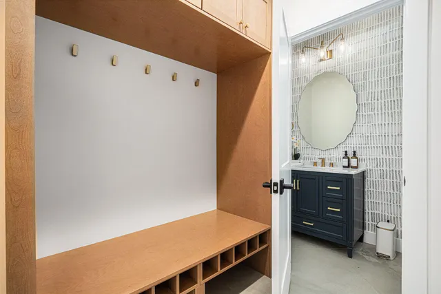 $1,387,000 | 13785 Jane Way, Sawyer, MI 49125