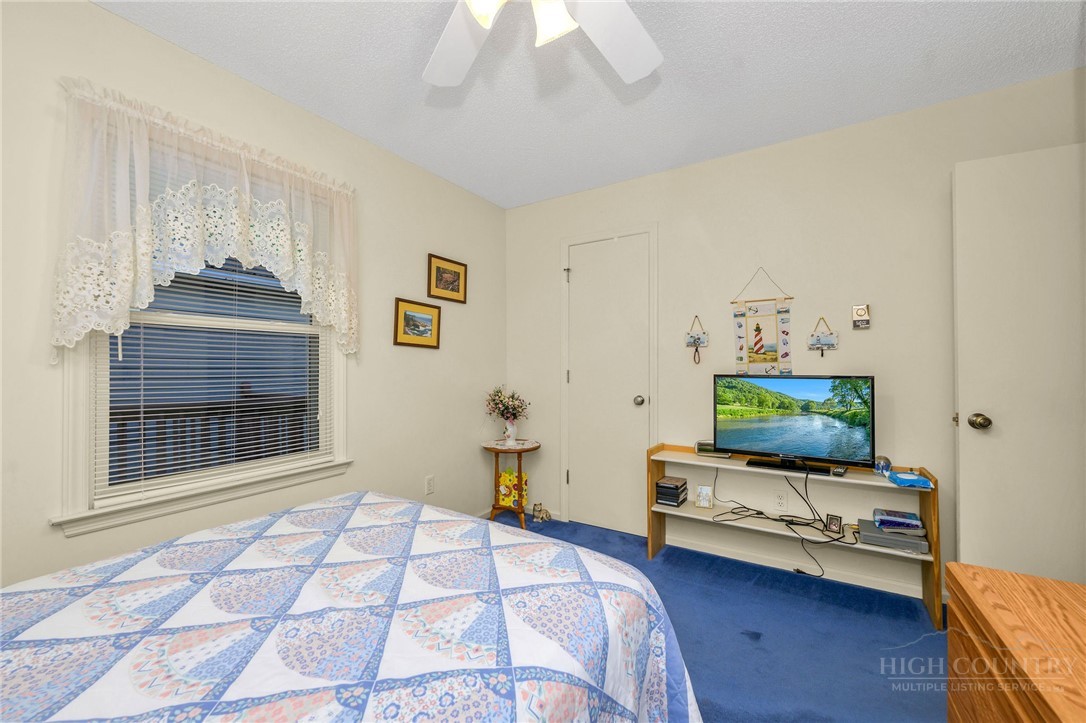 409 Ellis Road West Jefferson, NC 28694 - Photo 18 of 48