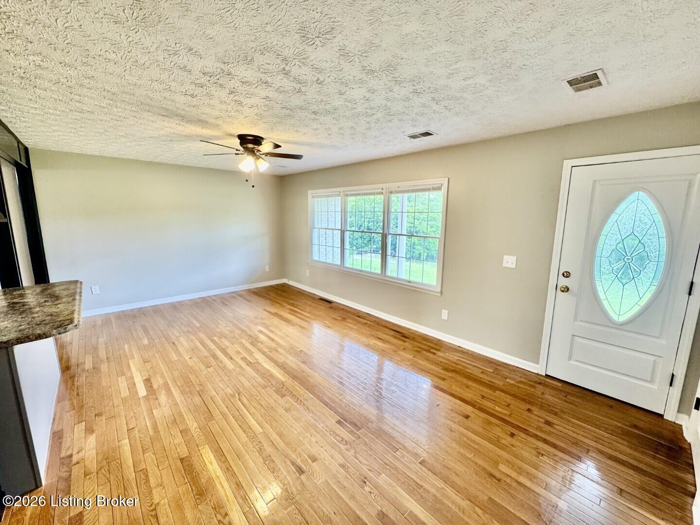 9867 Pottsville Road Springfield, KY 40069 - Photo 5 of 36 005_Living Room