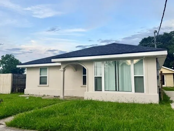$1,800 | 2301 Esteban Street, Arabi, LA 70032