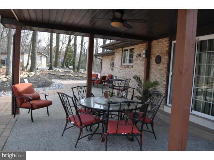 421 Dautrich Road Reading, PA 19606 - Photo 3 of 22