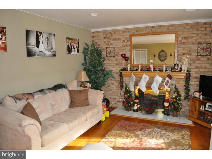 421 Dautrich Road Reading, PA 19606 - Photo 4 of 22