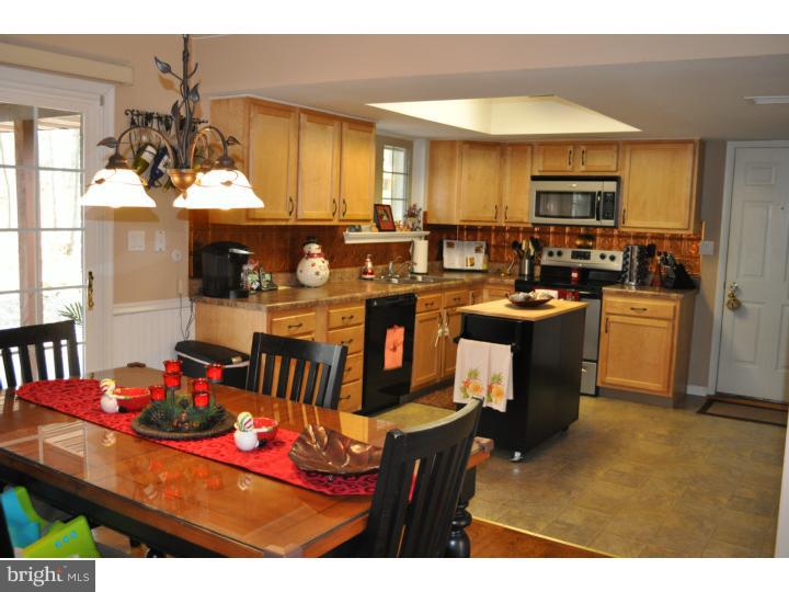 421 Dautrich Road Reading, PA 19606 - Photo 5 of 22