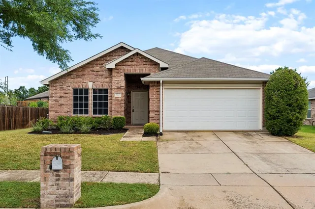 $2,050 | 3005 Groveland Terrace, Denton, TX 76210