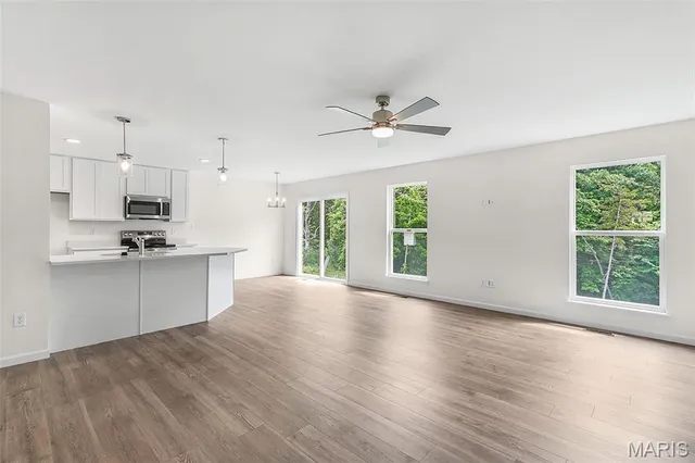 $334,900 | 2 Town Ctr Court, Foristell, MO 63348