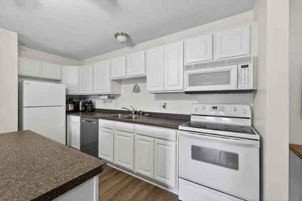 $170,000 | 2022 29th Place Northwest, Unit 103, Rochester, MN 55901