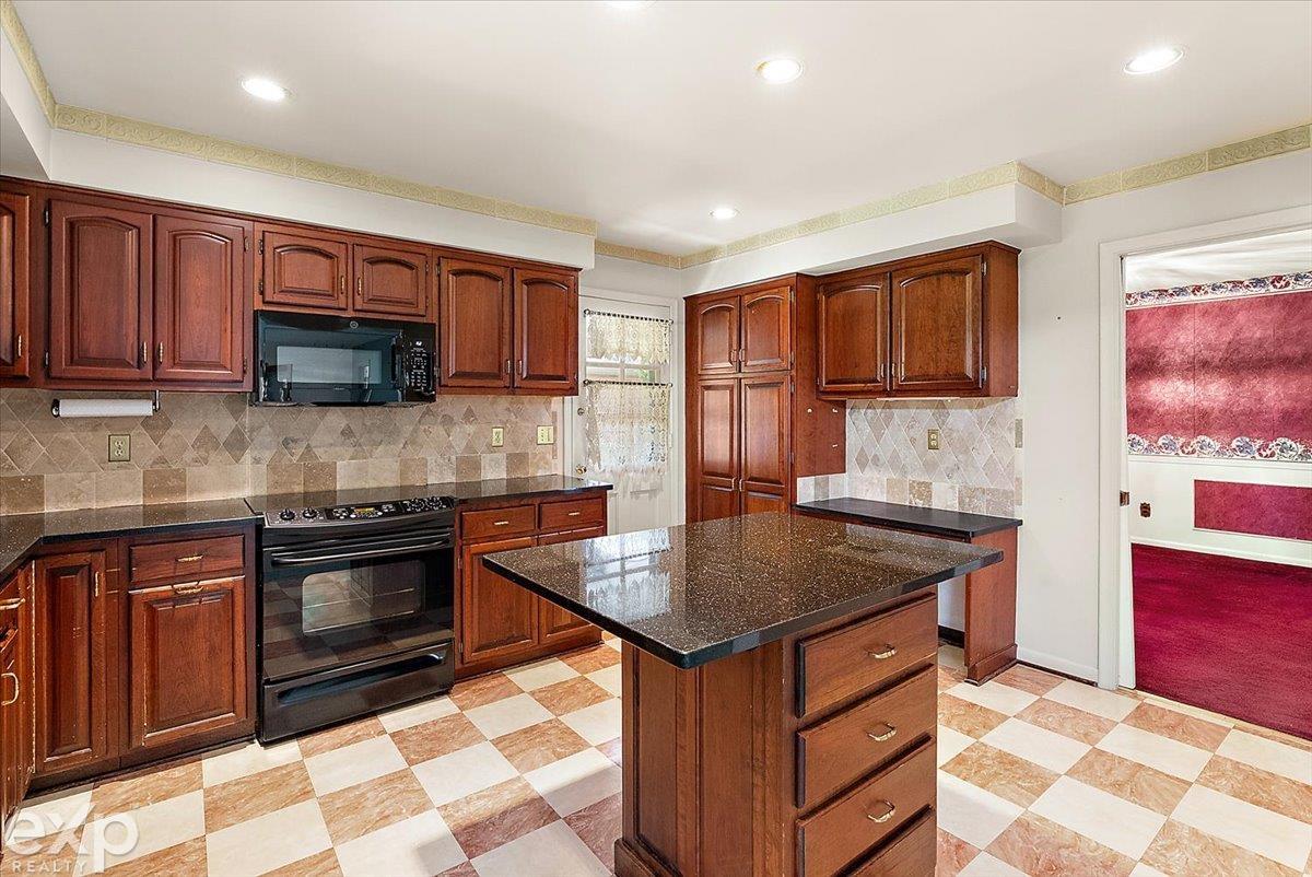 100 Moran Road Grosse Pointe Farms, MI 48236 - Photo 38 of 61
