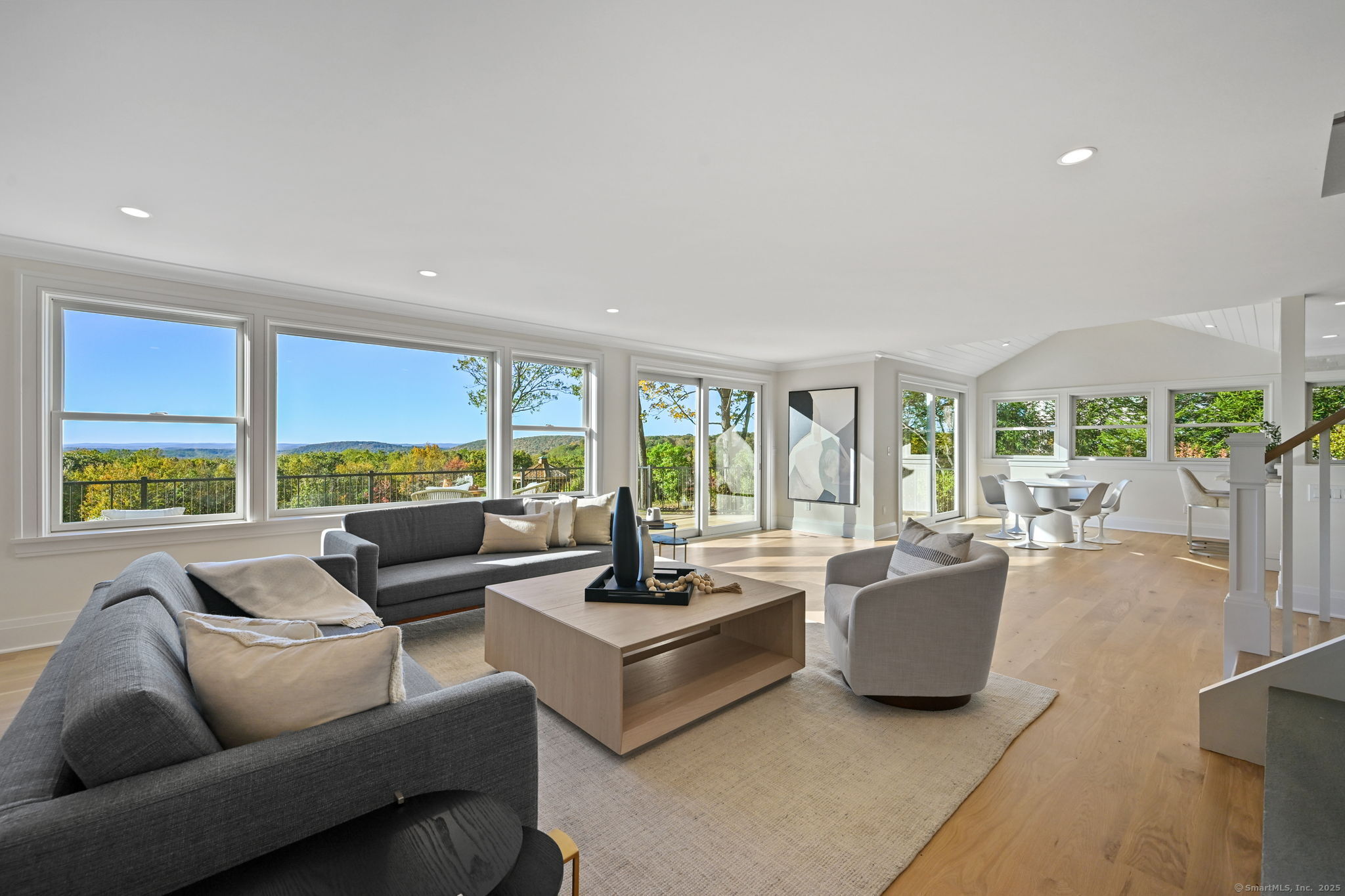 71 Peaceable Ridge Road Ridgefield, CT 06877 - Photo 13 of 40