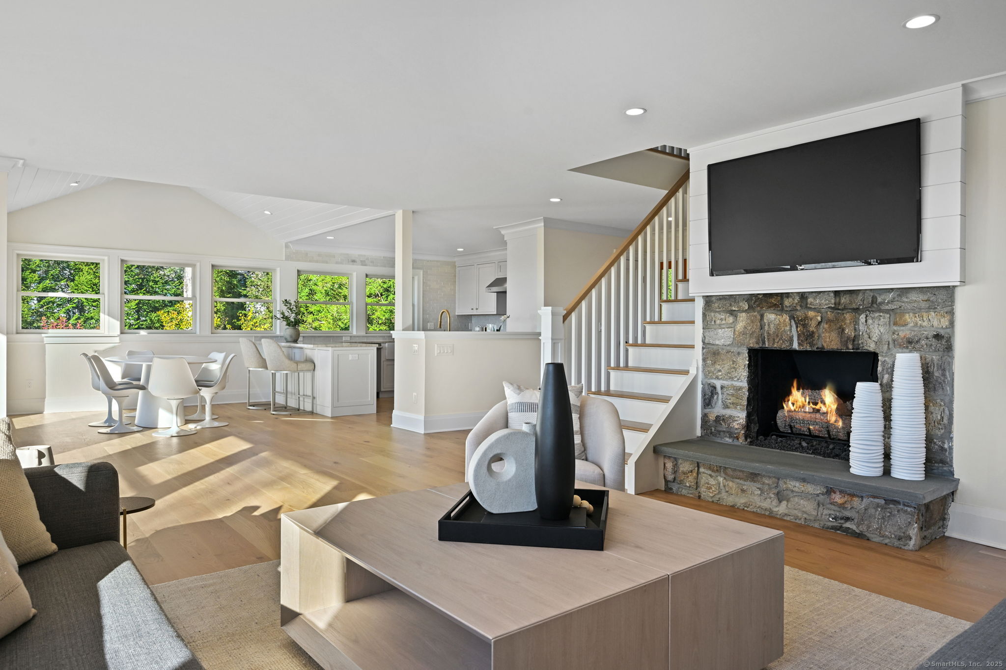 71 Peaceable Ridge Road Ridgefield, CT 06877 - Photo 13 of 41