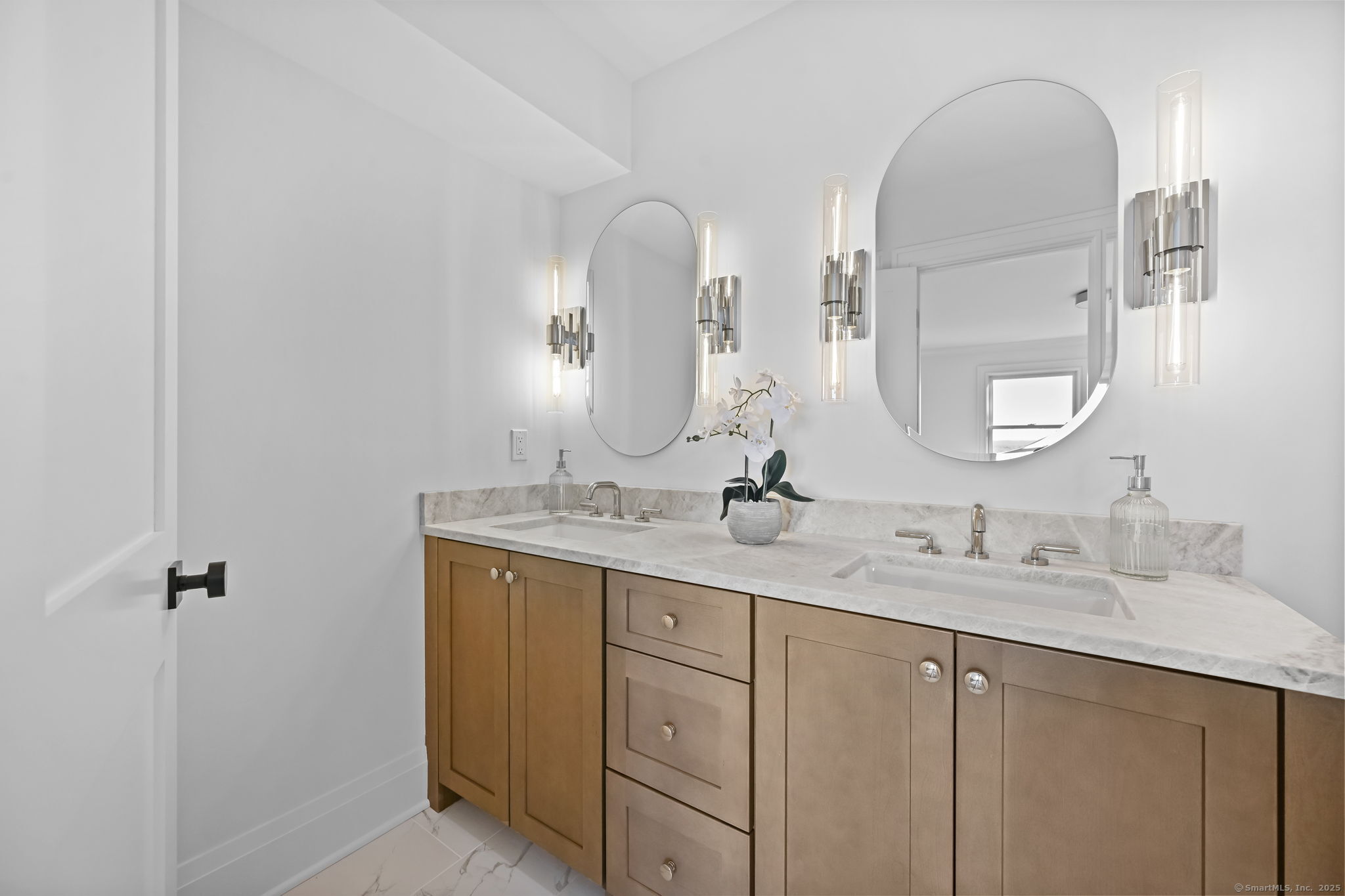 71 Peaceable Ridge Road Ridgefield, CT 06877 - Photo 25 of 41