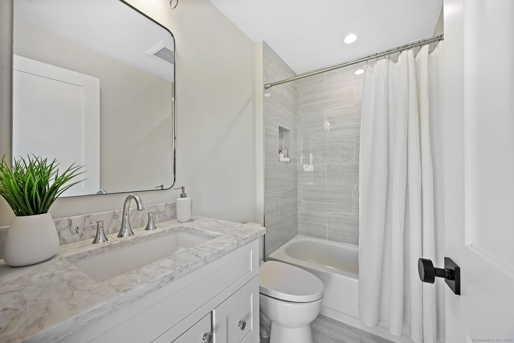 71 Peaceable Ridge Road Ridgefield, CT 06877 - Photo 32 of 41