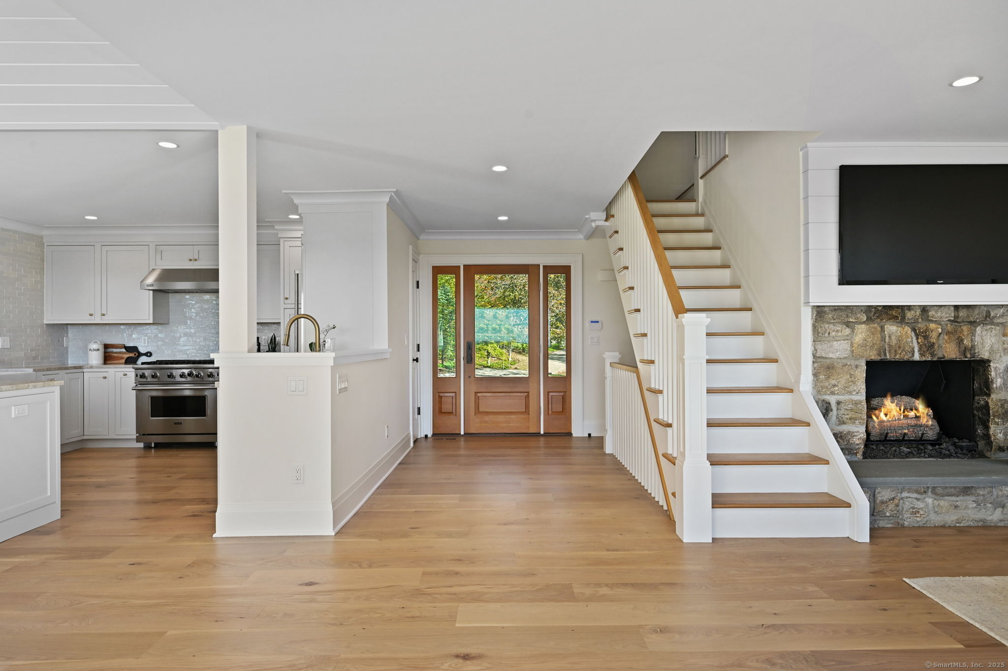 71 Peaceable Ridge Road Ridgefield, CT 06877 - Photo 10 of 41