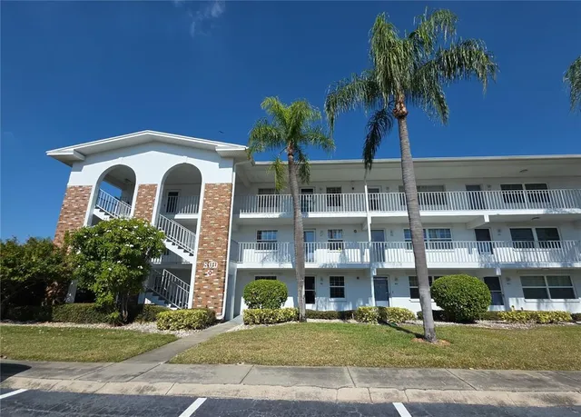 $162,000 | 831 Brandywine Drive, Unit 831, Largo, FL 33771