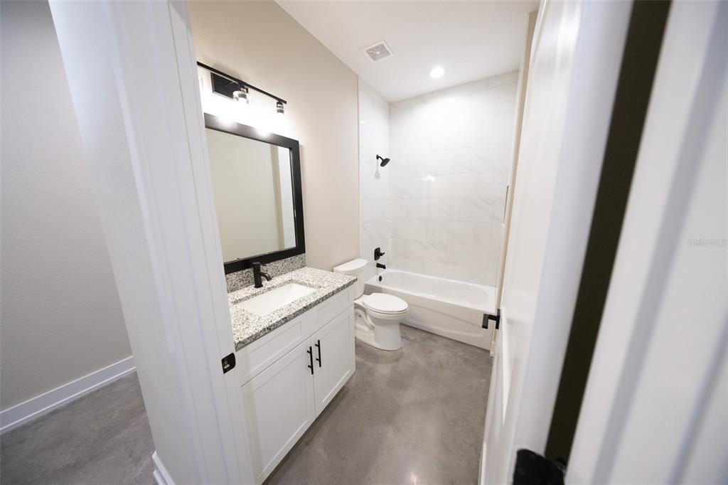990 Thomas Road Winter Haven, FL 33880 - Photo 7 of 46 Gallery Image 7