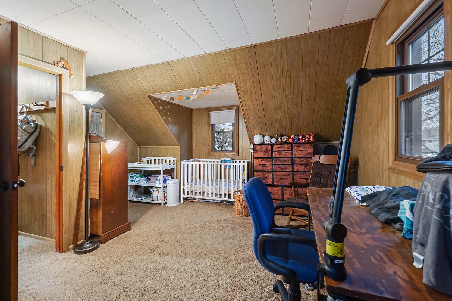 14317 Kilbourn Avenue Midlothian, IL 60445 - Photo 9 of 17 a view of a workspace with furniture and a window