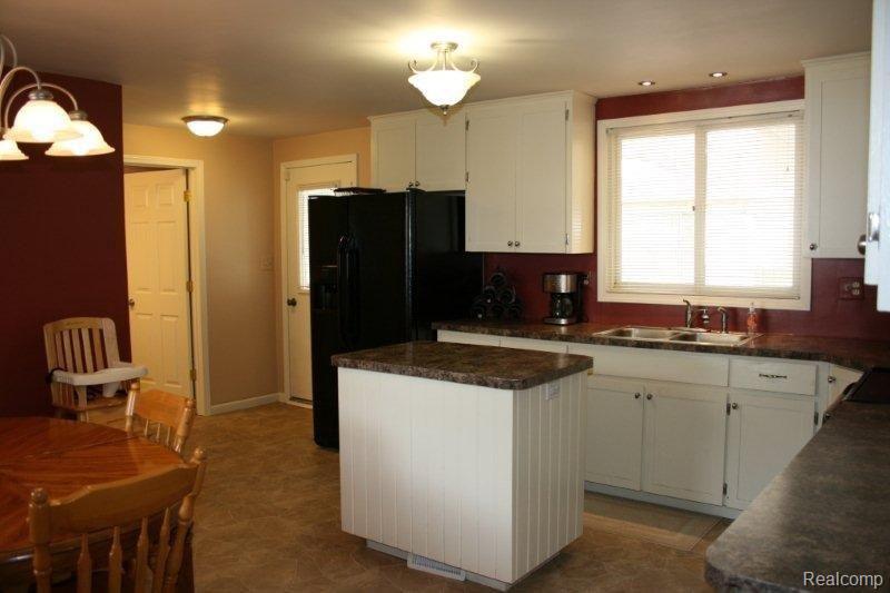 16556 Couper Road Milan, MI 48160 - Photo 9 of 21 IMG_7158.jpg