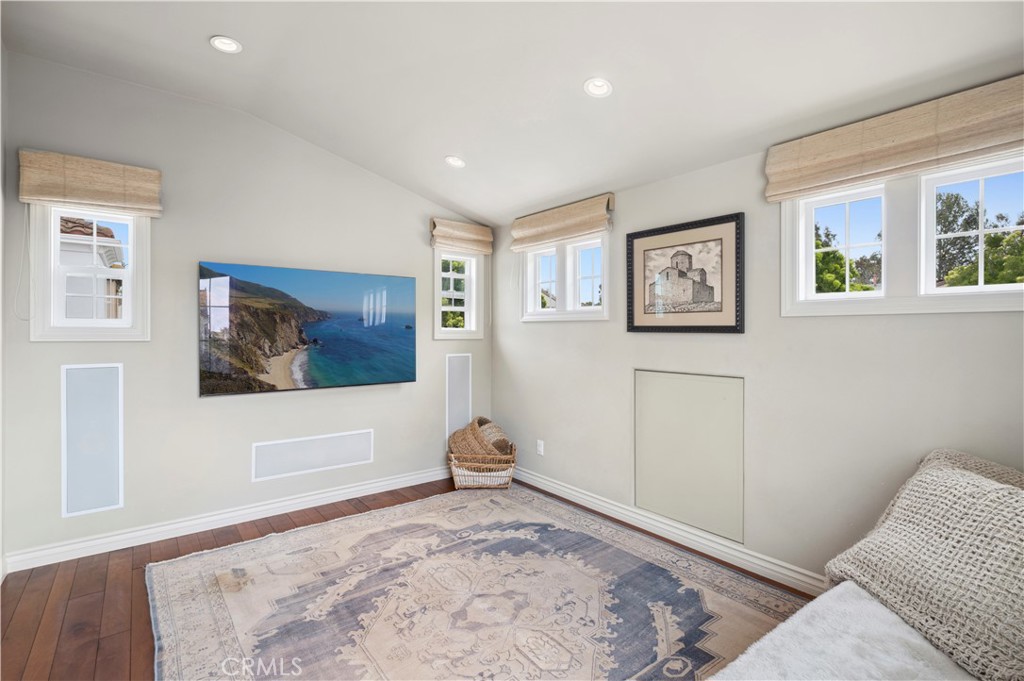 41 Whitehall Newport Beach, CA 92660 - Photo 12 of 22