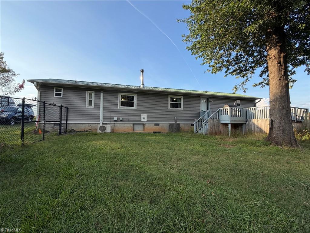 297 Collins Road Dobson, NC 27017 - Photo 3 of 24 Gallery Image 3