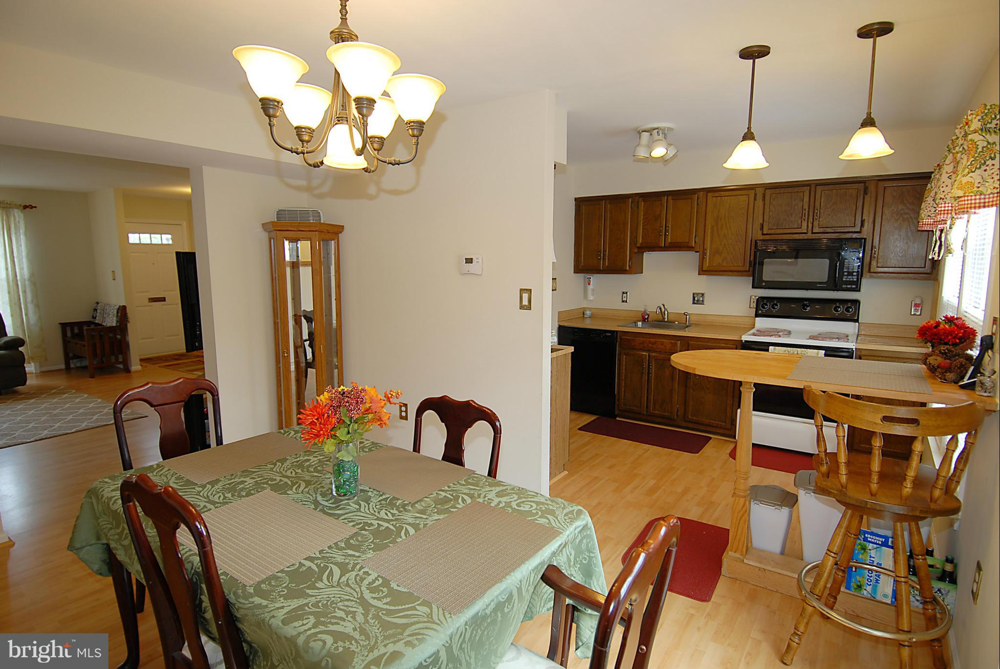 3247 Foothill Street Woodbridge, VA 22192 - Photo 6 of 26 Dining Room