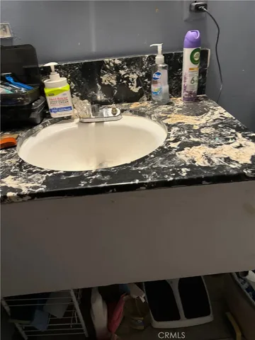 a close view of sink and tap