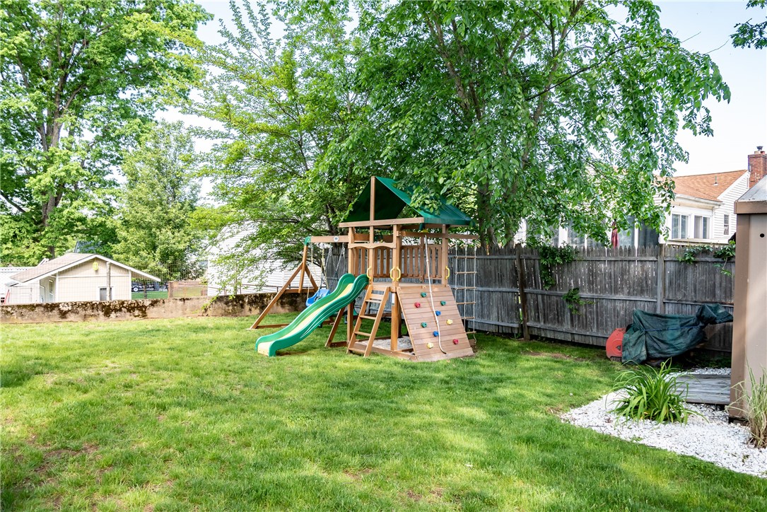 207 Phillips Street Woonsocket, RI 02895 - Photo 3 of 24