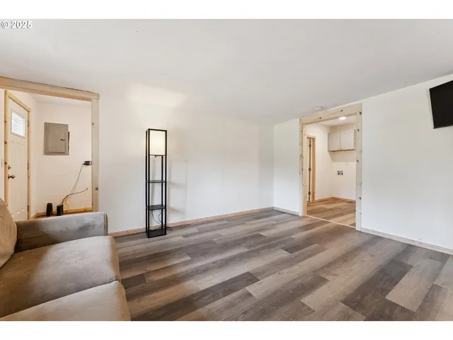 $269,999 | 89311 Sutton Lake Drive, Florence, OR 97439