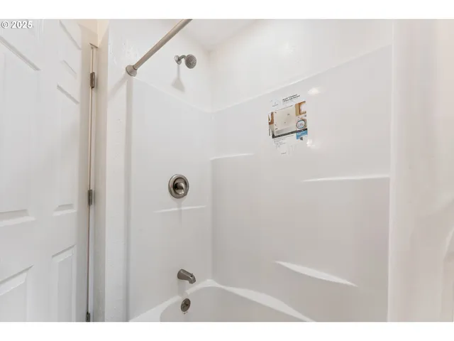 $269,999 | 89311 Sutton Lake Drive, Florence, OR 97439