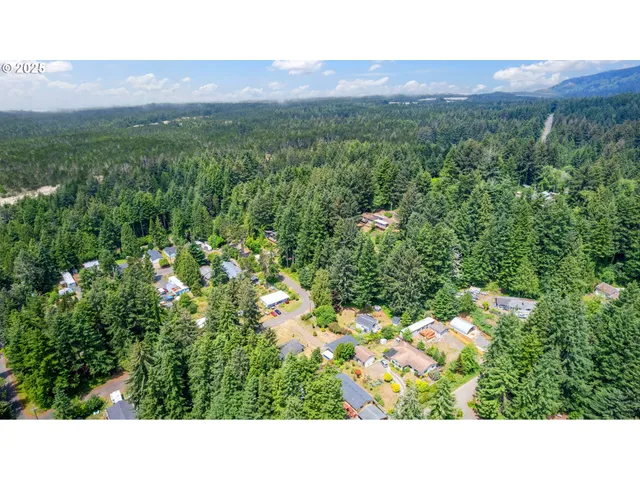 $269,999 | 89311 Sutton Lake Drive, Florence, OR 97439