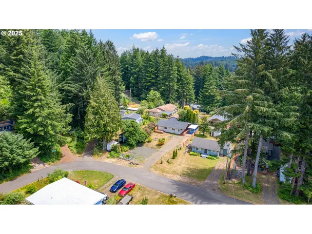$269,999 | 89311 Sutton Lake Drive, Florence, OR 97439