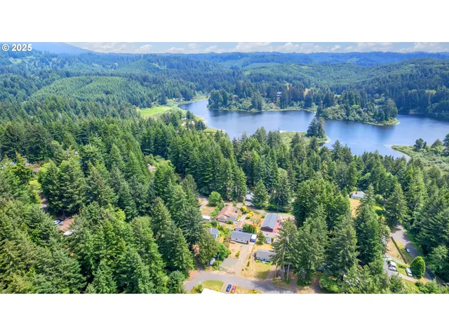 $269,999 | 89311 Sutton Lake Drive, Florence, OR 97439
