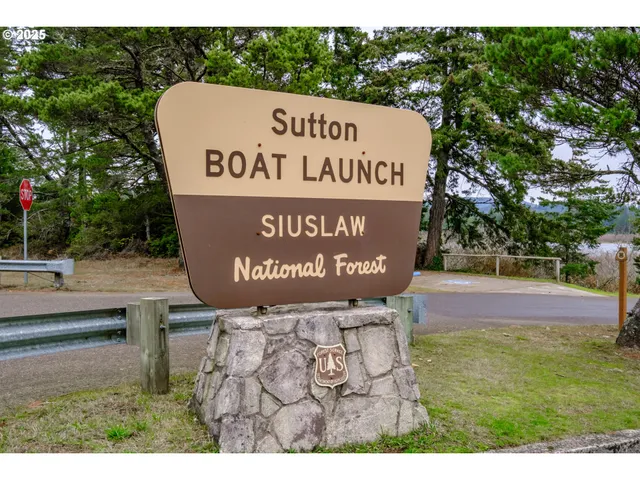 $269,999 | 89311 Sutton Lake Drive, Florence, OR 97439