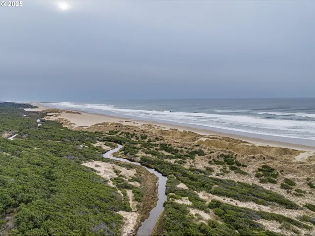 $269,999 | 89311 Sutton Lake Drive, Florence, OR 97439