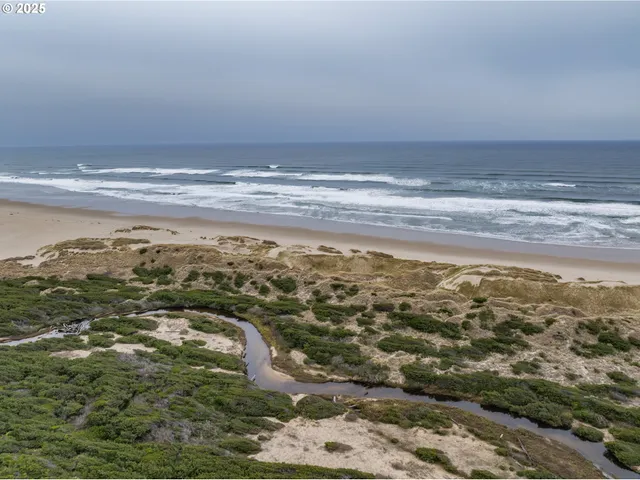 $269,999 | 89311 Sutton Lake Drive, Florence, OR 97439