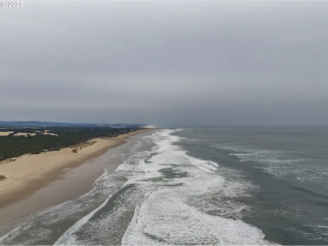 $269,999 | 89311 Sutton Lake Drive, Florence, OR 97439